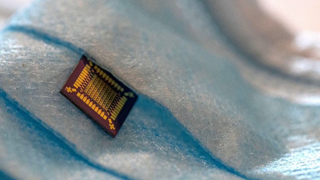 Transistores hbridos preparam cenrio para integrao da microeletrnica  biologia