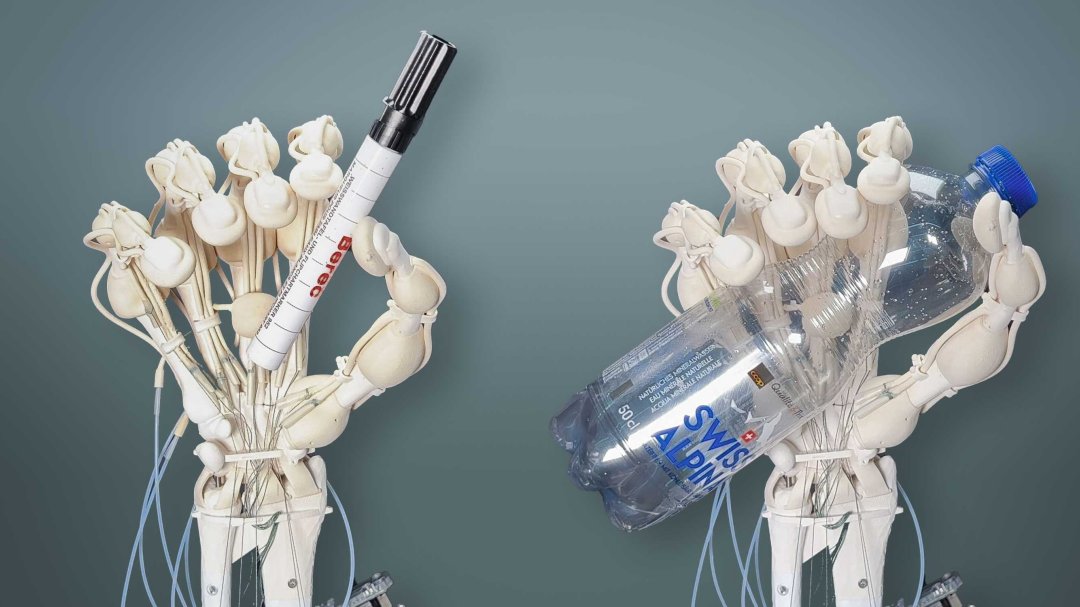 Mo robtica impressa em 3D possui ossos, ligamentos e tendes
