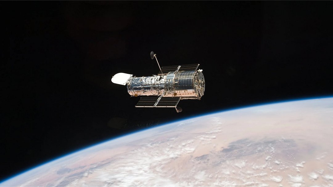 Telescpio Hubble continuar operando com apenas um giroscpio