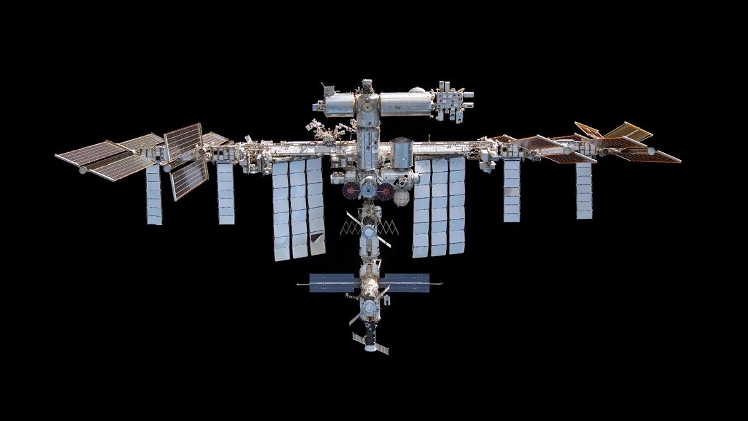 NASA anuncia rebocador espacial para destruir Estao Espacial Internacional